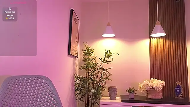 Cherry Vixen  online show from May 15, 1:31 pm