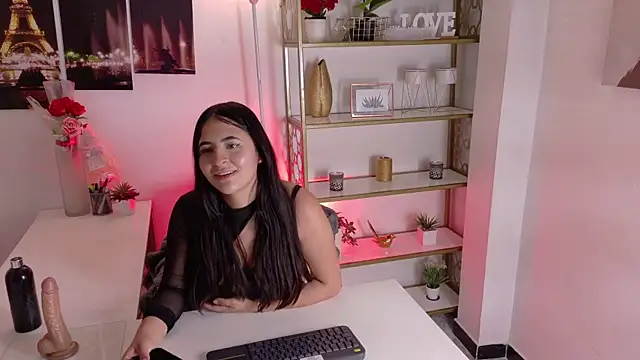 Maggiee 1 online show from June 4, 7:51 pm