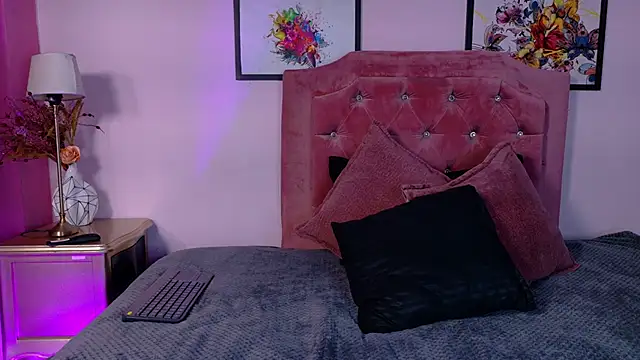Maggiee 1 online show from May 29, 7:20 pm