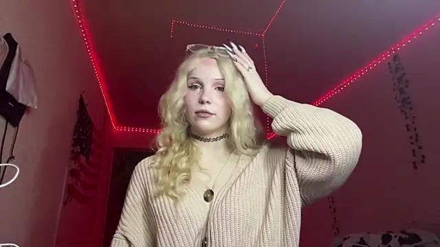 CassieRey online show from April 18, 5:26 pm