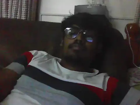 Snapshot of singaram190 chatting on July 6, 6:31 am singaram190 online show from July 6, 6:31 am