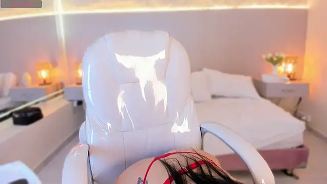 Snapshot of SofiaThonsonn chatting on June 2, 8:20 pm SofiaThonsonn online show from June 2, 8:20 pm