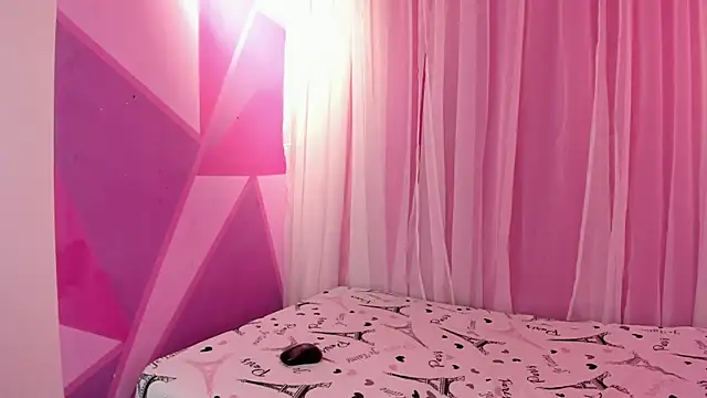 Maira Saenz online show from April 17, 11:46 am