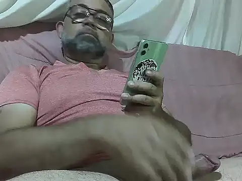 Snapshot of CarlossexVen chatting on June 3, 6:01 pm CarlossexVen online show from June 3, 6:01 pm