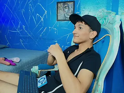 Snapshot of Lexter_Blue chatting on June 10, 8:54 pm Lexter Blue online show from June 10, 8:54 pm