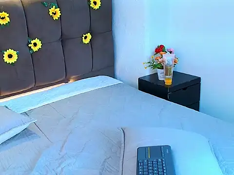 Snapshot of Lexter_Blue chatting on June 6, 9:31 pm Lexter Blue online show from June 6, 9:31 pm