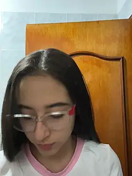 Snapshot of Abby_Coper1 chatting on July 18, 3:59 am Abby Coper1 online show from July 18, 3:59 am
