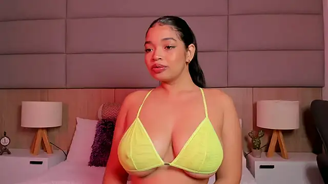 Snapshot of LilyFoox chatting on May 21, 12:46 pm LilyFoox online show from May 21, 12:46 pm