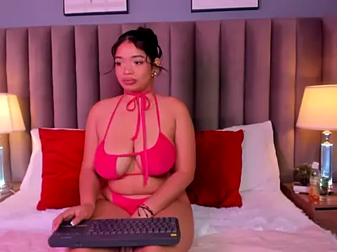 Snapshot of LilyFoox chatting on July 18, 1:20 pm LilyFoox online show from July 18, 1:20 pm