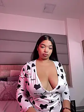 Snapshot of LilyFoox chatting on May 19, 12:56 pm LilyFoox online show from May 19, 12:56 pm