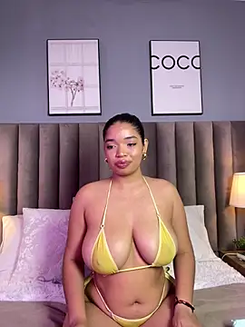 Snapshot of LilyFoox chatting on June 4, 1:05 pm LilyFoox online show from June 4, 1:05 pm