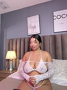 Snapshot of LilyFoox chatting on June 5, 1:50 pm LilyFoox online show from June 5, 1:50 pm