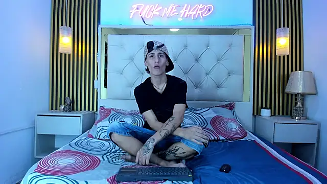Just18Jake  online show from April 24, 1:18 am