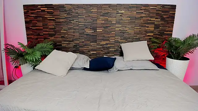 Snapshot of valkiriia__ chatting on June 30, 6:24 am valkiriia online show from June 30, 6:24 am