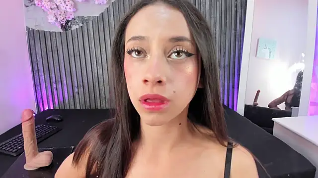 Snapshot of Zephyra_bms chatting on June 14, 3:41 am Zephyra bms online show from June 14, 3:41 am