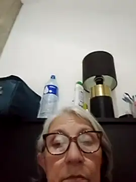 Amory63 online show from April 18, 2:03 am