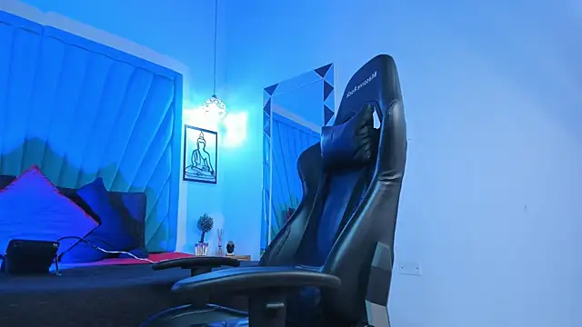 OliverThompsonJS online show from May 6, 3:32 am