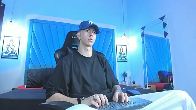 OliverThompsonJS online show from May 12, 5:37 am