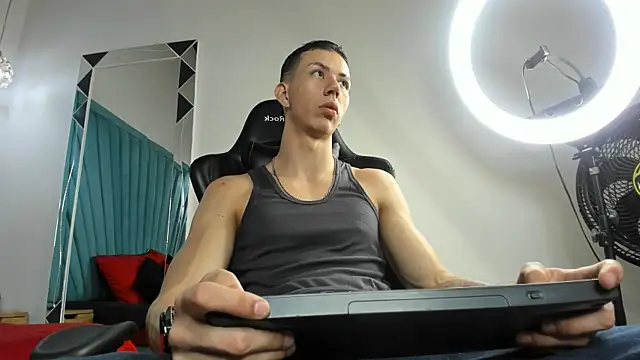 OliverThompsonJS online show from May 18, 1:05 pm