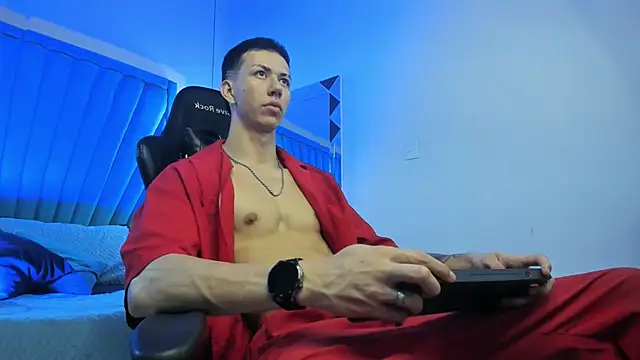 OliverThompsonJS online show from June 2, 4:45 am