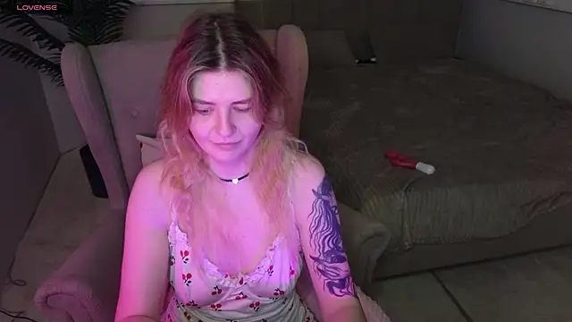 TonyaMeow online show from May 8, 1:20 am