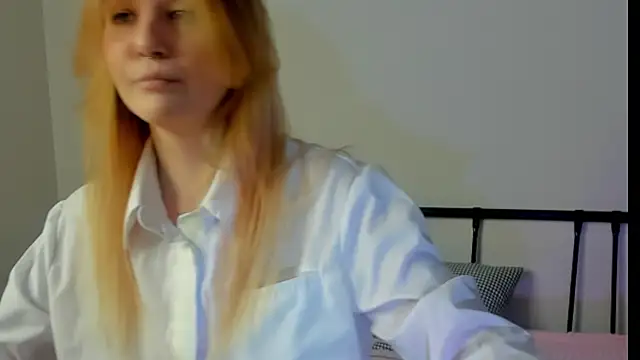 TonyaMeow online show from April 18, 6:49 am