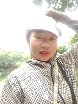 Snapshot of Tieuthu2 chatting on July 12, 2:01 am Tieuthu2 online show from July 12, 2:01 am