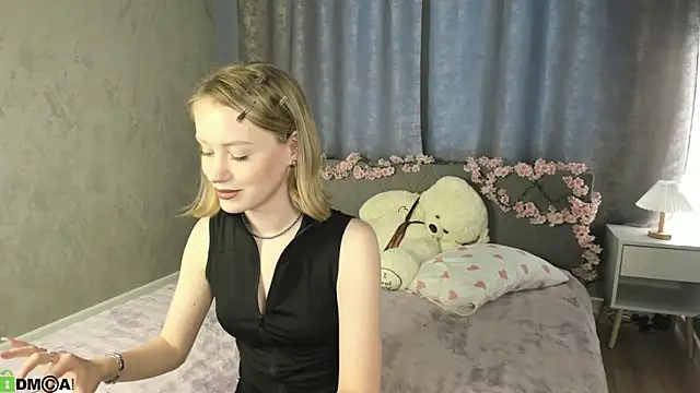 EvaHamilton online show from May 14, 9:28 am
