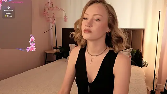 EvaHamilton online show from June 22, 12:27 am
