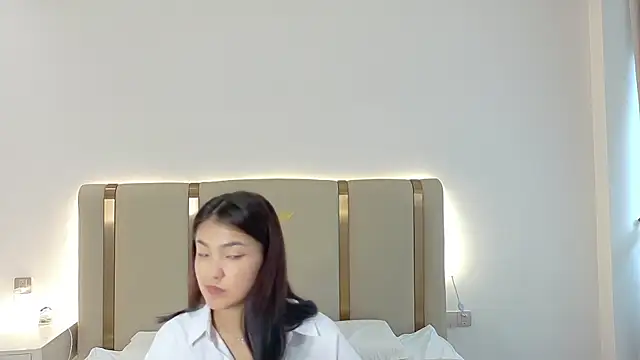 Snapshot of Maiaxoxo chatting on July 4, 3:24 am Maiaxoxo online show from July 4, 3:24 am