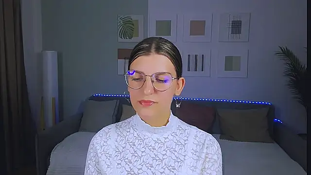 AnnaThorne online show from May 29, 11:27 am