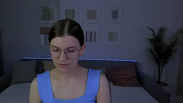 AnnaThorne online show from May 8, 3:43 am