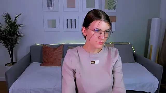 AnnaThorne online show from April 24, 9:33 am