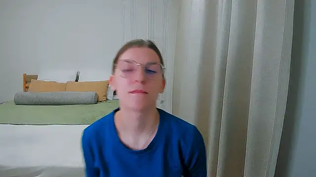 AnnaThorne online show from May 5, 4:37 am