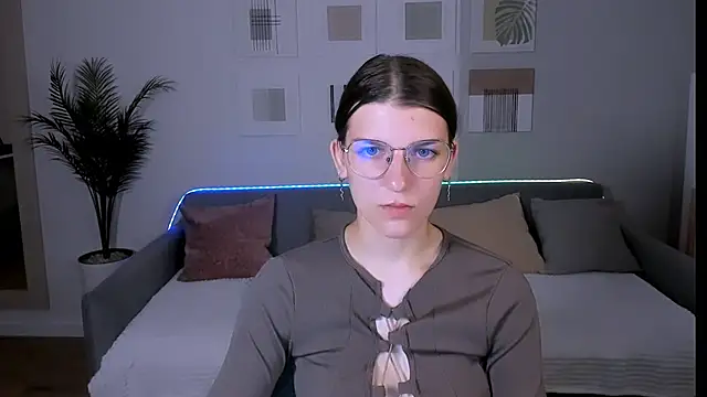 AnnaThorne online show from May 16, 4:33 am