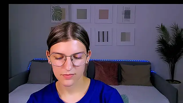AnnaThorne online show from June 2, 9:31 am