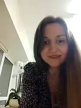 irresistibelle online show from April 21, 1:42 am