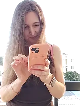 irresistibelle online show from May 15, 4:05 pm