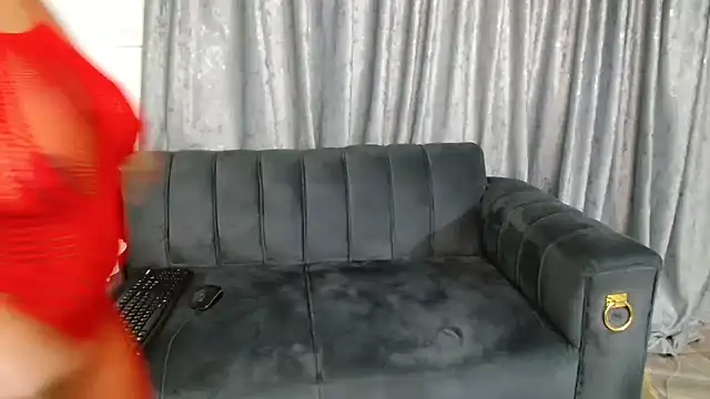 SweetHotLips102 online show from May 4, 3:59 pm