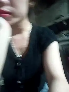 Isabella pusy online show from May 18, 3:06 am