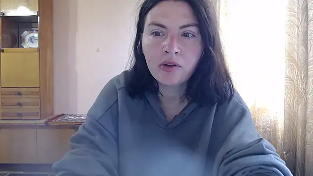Snapshot of AlinaxJames chatting on May 14, 8:44 am AlinaxJames online show from May 14, 8:44 am