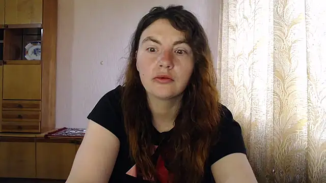 Snapshot of AlinaxJames chatting on April 18, 5:54 am AlinaxJames online show from April 18, 5:54 am