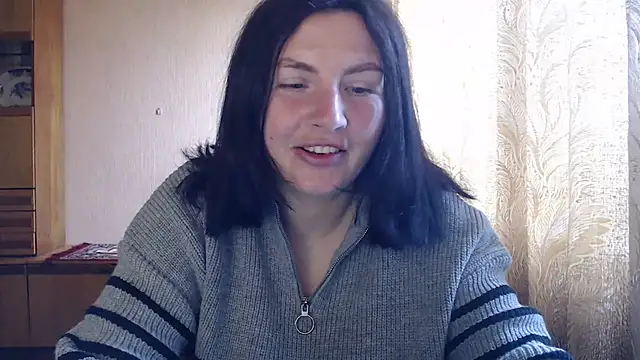 Snapshot of AlinaxJames chatting on April 21, 2:56 pm AlinaxJames online show from April 21, 2:56 pm