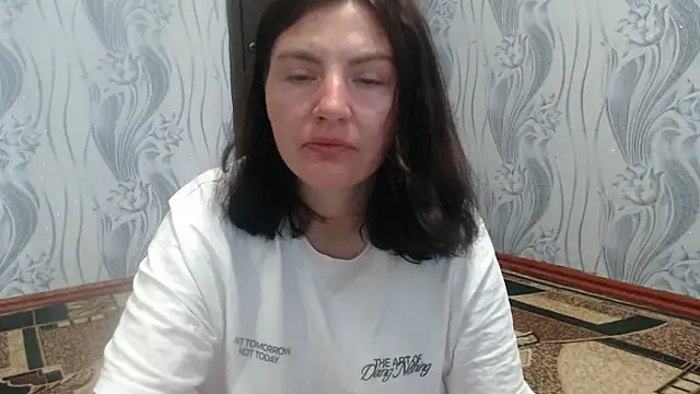 Snapshot of AlinaxJames chatting on May 20, 10:12 am AlinaxJames online show from May 20, 10:12 am