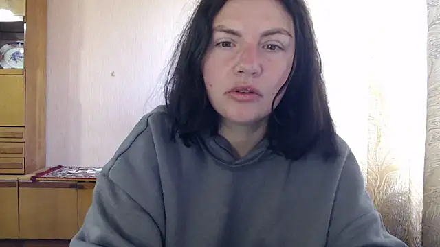 Snapshot of AlinaxJames chatting on April 27, 7:39 am AlinaxJames online show from April 27, 7:39 am
