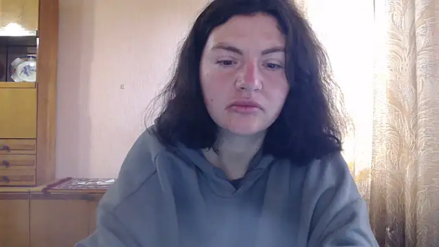 Snapshot of AlinaxJames chatting on May 9, 9:34 am AlinaxJames online show from May 9, 9:34 am