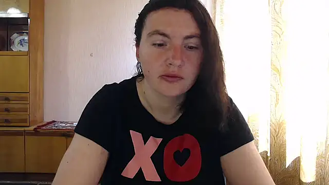 Snapshot of AlinaxJames chatting on April 20, 9:23 am AlinaxJames online show from April 20, 9:23 am