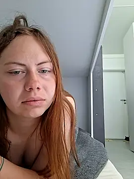 Snapshot of AquaxBlue chatting on June 1, 10:04 am AquaxBlue online show from June 1, 10:04 am