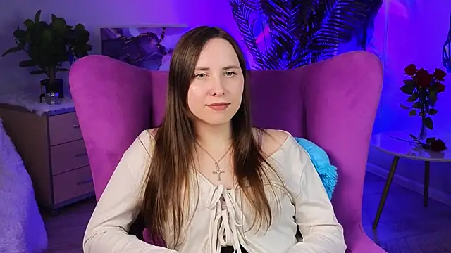 QuyenOlson online show from April 19, 9:43 am