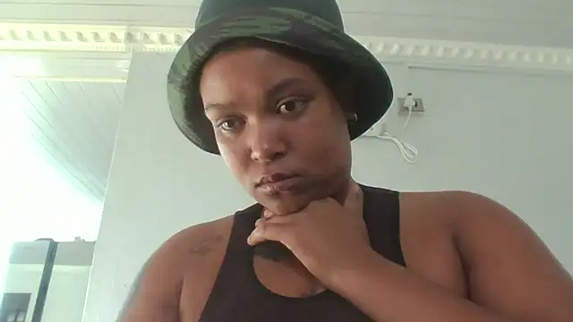 Snapshot of SativaXXX1 chatting on May 8, 7:34 am SativaXXX1 online show from May 8, 7:34 am